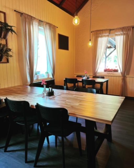 Penzion & Restaurace U Vily Sezimovo Usti Ngoại thất bức ảnh