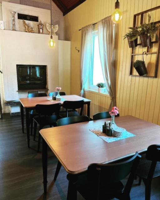 Penzion & Restaurace U Vily Sezimovo Usti Ngoại thất bức ảnh