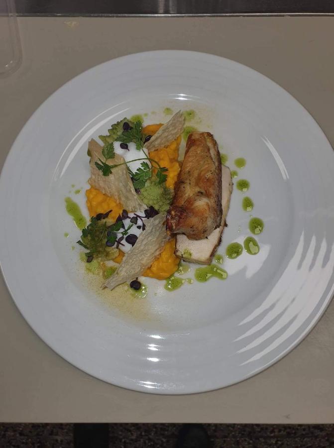 Penzion & Restaurace U Vily Sezimovo Usti Ngoại thất bức ảnh